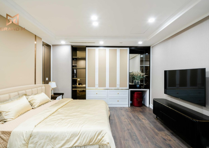 Tôi cần bán căn hộ 142,6m2 tòa nhà N01-T7 Vip nhất khu Ngoại Giao Đoàn