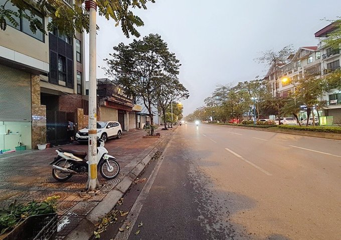 Bán nhà riêng tại Đường Cổ Linh, Long Biên, Hà Nội diện tích 124m2 giá 200 Triệu/m²