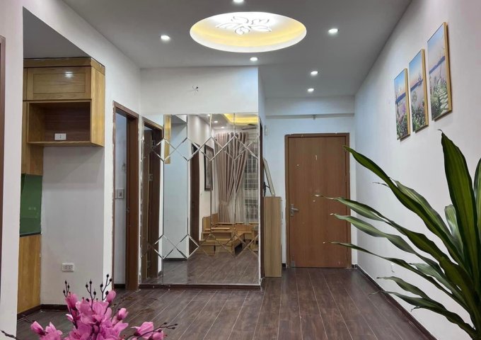 Cần bán căn hộ chung cư 2PN, view chính Hồ, giá rẻ nhất tại KDT Thanh Hà Cienco 5