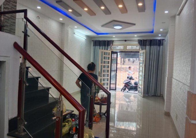 Cho thuê nhà Chu Văn An, 4 tầng, 3 phòng ngủ nhà mới 12trieu
