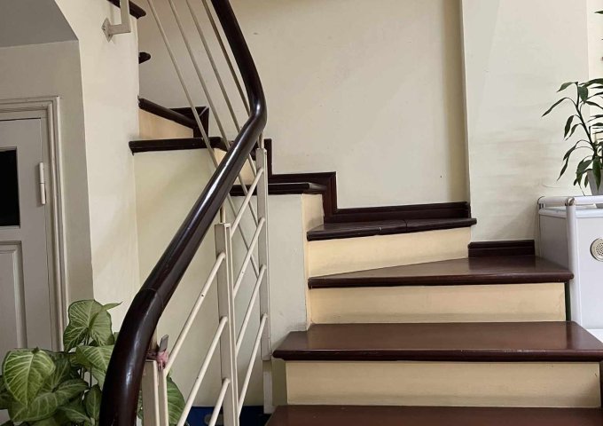 Cho thuê nhà nguyên căn, HGĐ, KD, 40m2, 5tầng, 4N, 16 tr, Cầu Giấy.