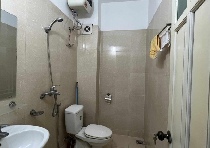 Cho thuê nhà nguyên căn, HGĐ, KD, 40m2, 5tầng, 4N, 16 tr, Cầu Giấy.