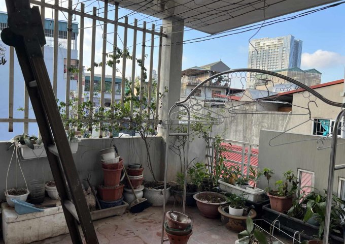 Cho thuê nhà nguyên căn, HGĐ, KD, 40m2, 5tầng, 4N, 16 tr, Cầu Giấy.