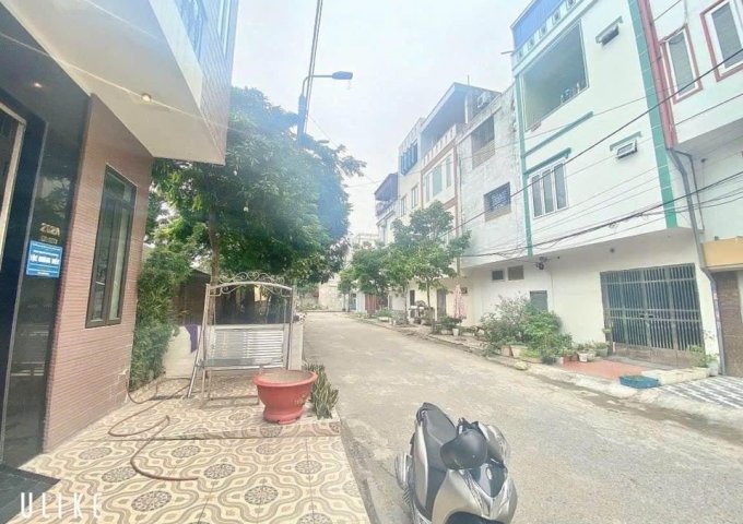 Bán nhà khu phân lô 193 Văn Cao - Thư Trung, diện tích 54m 3 tầng độc lập GIÁ 2.85 tỉ