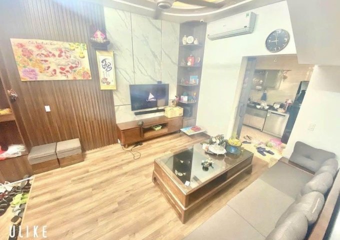 Bán nhà khu phân lô 193 Văn Cao - Thư Trung, diện tích 54m 3 tầng độc lập GIÁ 2.85 tỉ