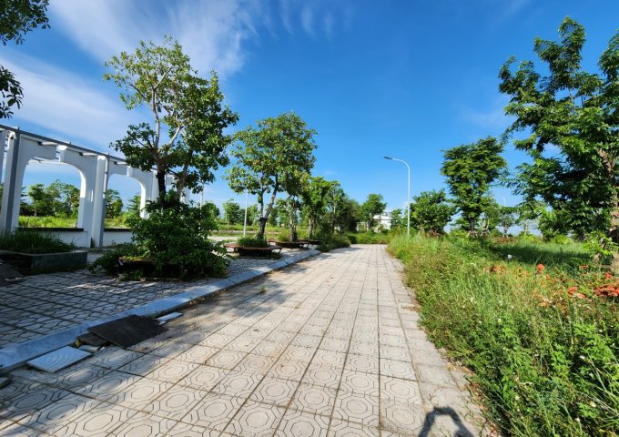 Chính chủ cần bán Biệt Thự Sân vườn trung tâm Huyện ủy Hà Nội giá  9,3 Tỷ sở hữu lâu dài