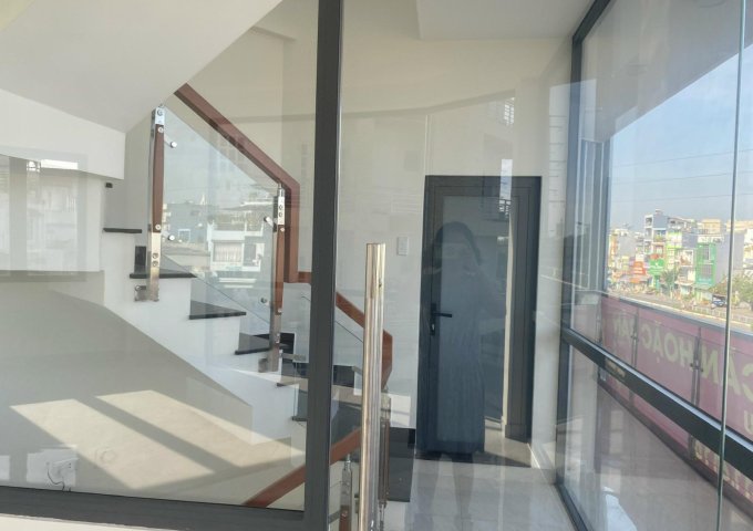 Siêu phẩm - Cần Bán Gấp Nhà Góc 2 Mặt Tiền Phạm Văn Đồng, P.1, Q. Gò Vấp - giá 12.9 Tỷ