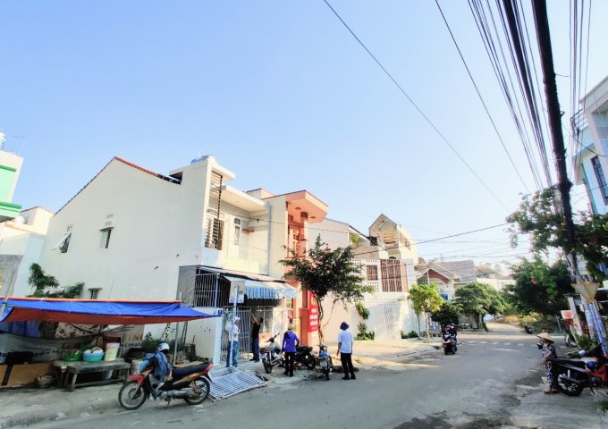 Bán nhà 2 tầng góc 2 mặt đường ở Hòn Xện, Vĩnh Hòa