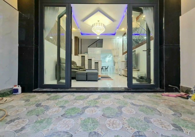 Bán nhà Gò Vấp dưới 5 tỷ, hẻm 108 Phan Huy Ích, lô góc 2 mặt tiền hẻm oto, 54m2 ,