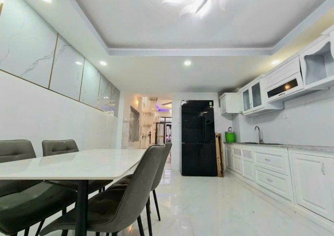 Bán nhà Gò Vấp dưới 5 tỷ, hẻm 108 Phan Huy Ích, lô góc 2 mặt tiền hẻm oto, 54m2 ,