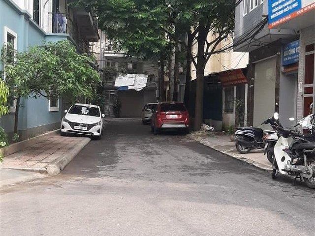 Bán nhà ngõ 292 Kim Giang, dt 80m 8 tỷ, ô tô vào tận nhà.