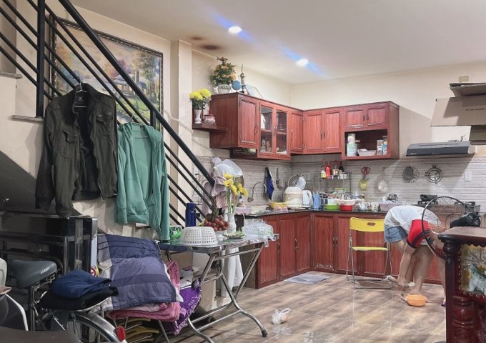 Nhà bán mặt tiền 2 tầng BTCT Miếu Bình Đông Bình Tân 70m2 chỉ 6.99 tỷ thương lượng