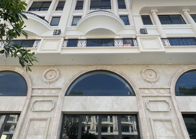 CHÍNH CHỦ CHO THUÊ SHOPHOUSE GIÁ SIÊU HỜI VAN PHÚC ROYAL CITY ĐINH THỊ THI QUẬN THỦ ĐỨC