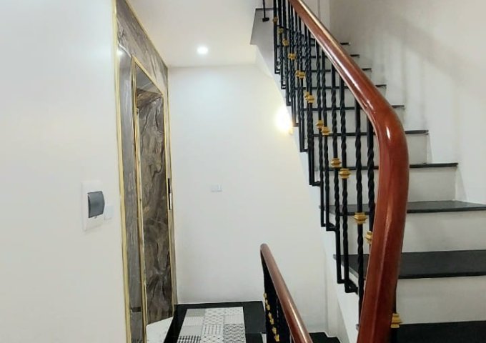 Hiếm nhà Siêu đẹp Hoàng Mai 5 tầng thang máy ô to vào nhà tặng hết nội thất sang xịn