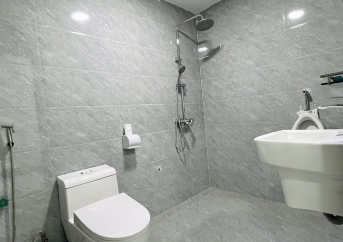 Cho thuê nhà phố Trung Kính, Cầu Giấy. 80m2 x 6 Tầng, mặt tiền 5m, 75 triệu. 0968084286