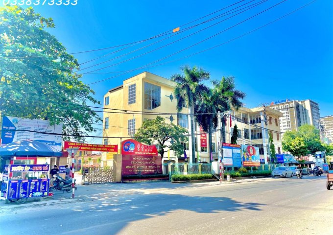 Bán nhà mặt đường Ql21B lô góc phường Phú Lãm, Hà Đông giá rẻ, nhiều tiện ích, giao thông thuận tiện