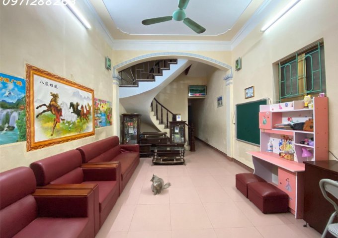 CHÍNH CHỦ CHO THUÊ 2 TẦNG NGUYÊN CĂN VÀO Ở NGAY, CÁCH KĐT ECOPARK 1KM