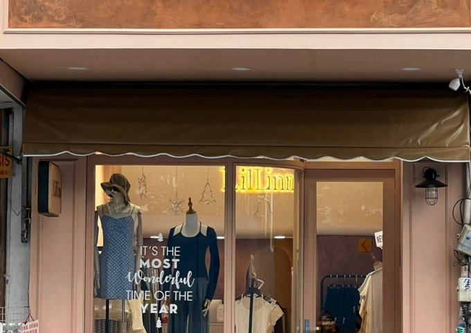 Chính chủ cần sang lại mặt bằng kinh doanh thời trang tại mặt tiền Lê Lai, Quận 1, TP HCM