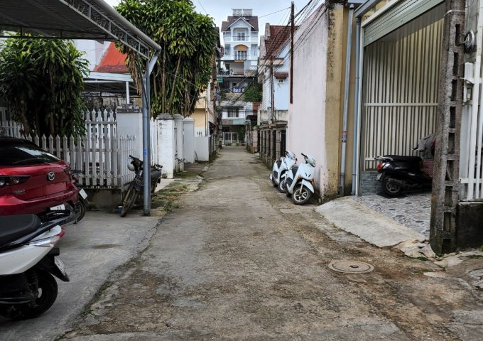 ( Loa Loa ) Cần tiền bán gấp Nhà gần trung tâm đường Đồng Tâm, Đà Lạt giá chỉ 5.7 tỷ