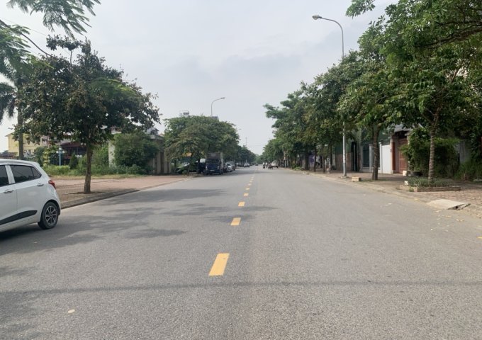 Bán gấp 254m đất khu 31ha Trâu Quỳ, cạnh nhà hàng Năm Dê, kinh doanh có bạn, bán có phường