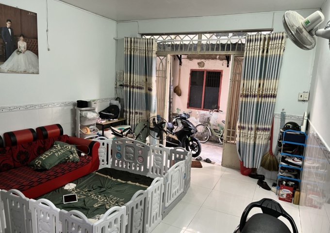 Gò Vấp 32m2 hẻm ba gác,cách hẻm xe hơi 20m giá 2,7 tỷ