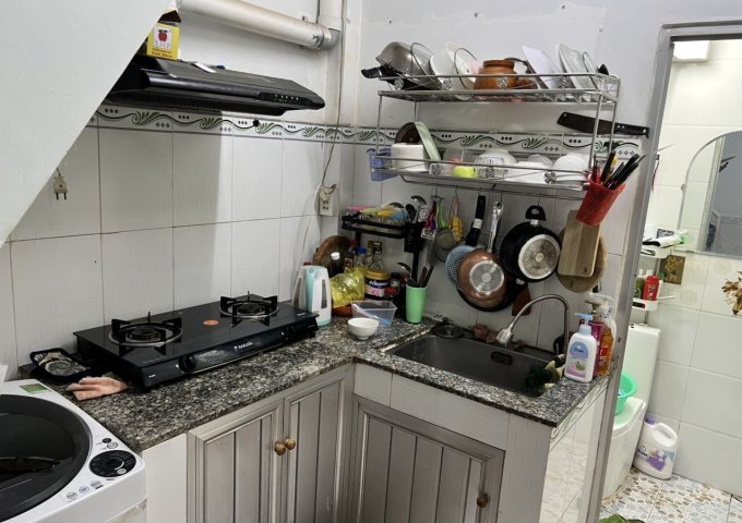 Gò Vấp 32m2 hẻm ba gác,cách hẻm xe hơi 20m giá 2,7 tỷ