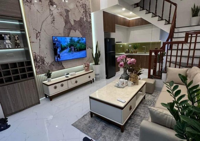 Bán Nhà Mai Động, Kinh Doanh, sát phố 28m giá 2,29 tỷ nhà mới đẹp