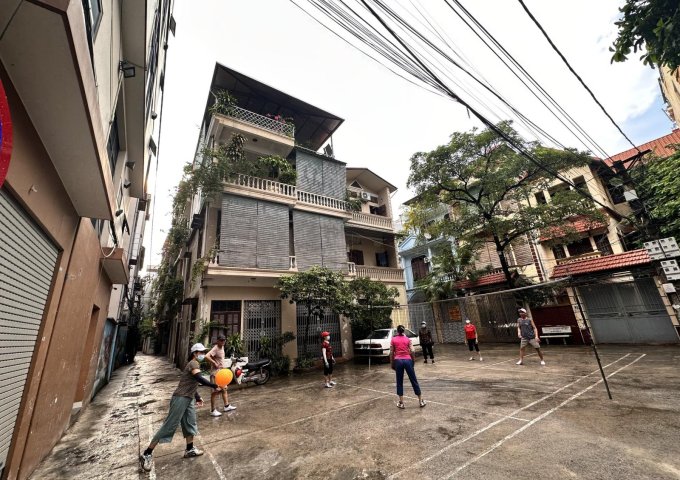 Bán đất tặng Lô Góc 3 tầng 100m2, MT 12m tại Nguyễn Ngọc Nại ngõ ô tô tránh, trước nhà có sân rộng