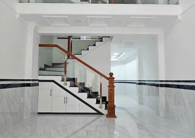 Cho thuê nhà nguyên căn 4 lầu tại đường Lạc Long Quân, Phường 3, Quận 11