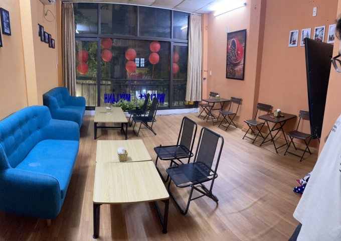 Do bận rộn con nhỏ sắp đi học nên không có thời gian tiếp quản ,cần sang nhượng lại quán Cafe