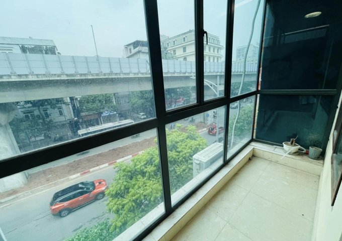 Bán nhà mặt phố Hào Nam, vị trí đẹp, nở hậu, kinh doanh đỉnh, 4 tầng, 45 m2, nhỉnh 16 tỷ.