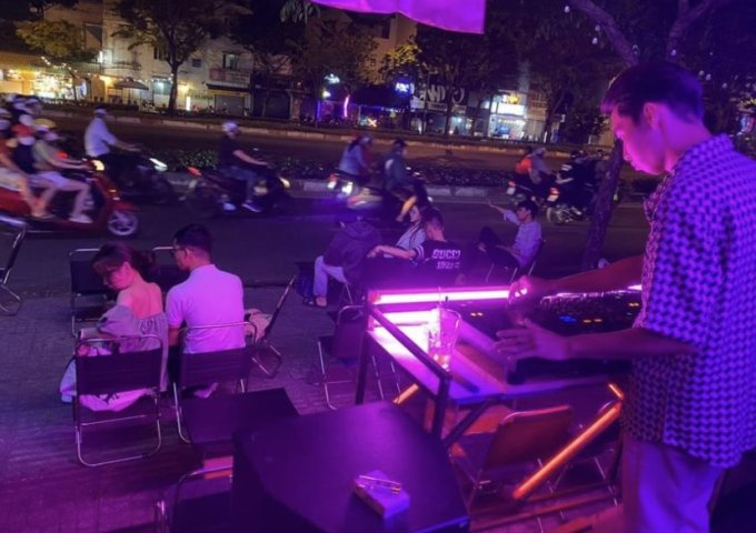 CẦN SANG GẤP QUÁN CAFE BEER DJ  Địa chỉ: 334 Phạm Văn Đồng - P1 - Quận Gò Vấp