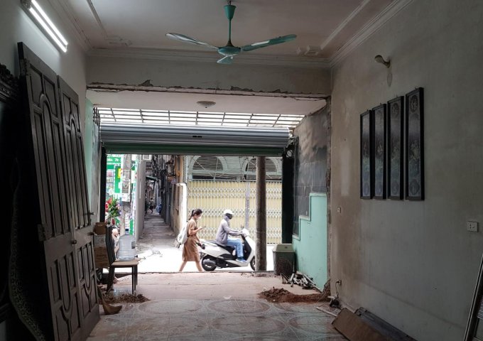 Chính chủ cho thuê cửa hàng tại số 70 ngõ 381 Nguyễn Khang. MT 3,9 m, sâu 10m