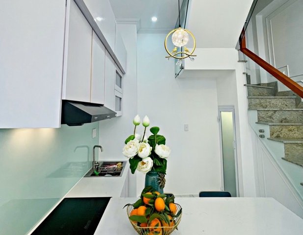  + Nhà bán 24m2,4 tầng,Lê Hồng Phong p2q10,6.9 tỷ 