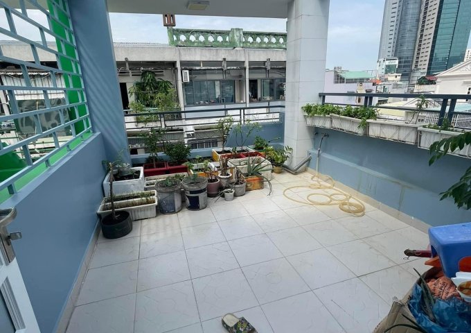 Giá mới 9,5 tỷ, nhà nở hậu 7m, 5 tầng hẻm đường Phan Văn Hân, P.17, gần sát mặt tiền