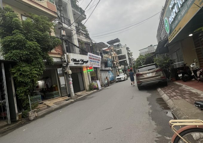 Bán  nhà ngõ 445 Lạc  Long  Quân, Tây  Hồ: 150m, MT: 9,3m, 4 mặt  thoáng, lô  góc. 45 tỷ