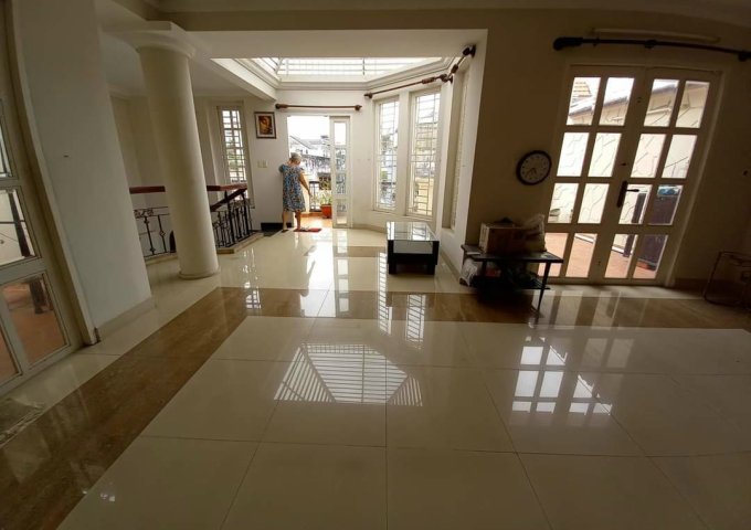 BÁN BIỆT THỰ CỔ . ĐƯỜNG TRẦN QUỐC TUẤU ,GÒ VẤP .GIẢM GIÁ. CHẮC CHẮN CHỦ XÂY TÂM HUYẾT.
HXH THÔNG LÊ QUANG ĐỊNH - PHAN VĂN TRỊ - PHẠM VĂN ĐỒNG.
NGANG HƠN 9M.