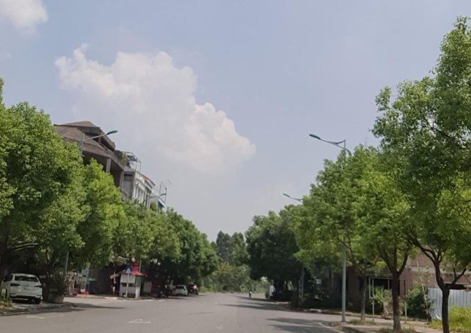 Bán nhà phố Lý Nam Đế, Đầm Vạc, Khai Quang, DT 120m2