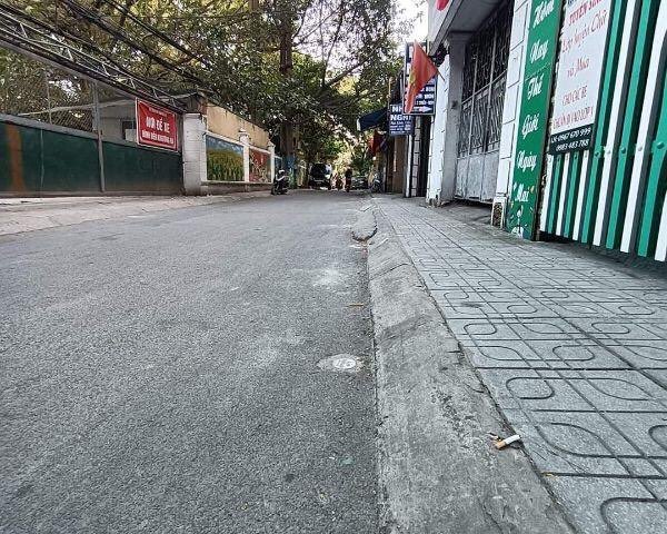 Siêu Đẹp nhà mặt ngõ 250 Khương Trung oto tránh nhau trước cửa là bãi đỗ oto 102m2 chỉ có 14 tỷ 5 mặt tiền 5m