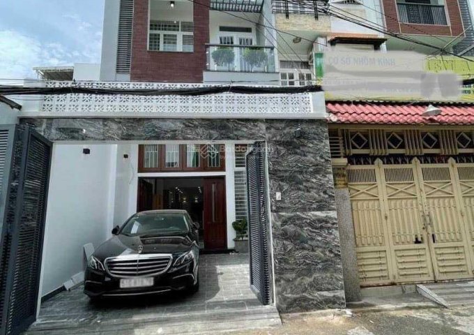 Bán nhà hẻm xe hơi vào nhà, ngang 5mx 18m - 3 tầng kiên cố Nguyễn Tư Giản P12, Gò Vấp