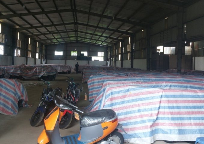 Cho thuê kho xưởng tại Ngã tư Trạm Trôi, Hà Nội. diện tích 1100m contaiiner đỗ cửa, sân rộng