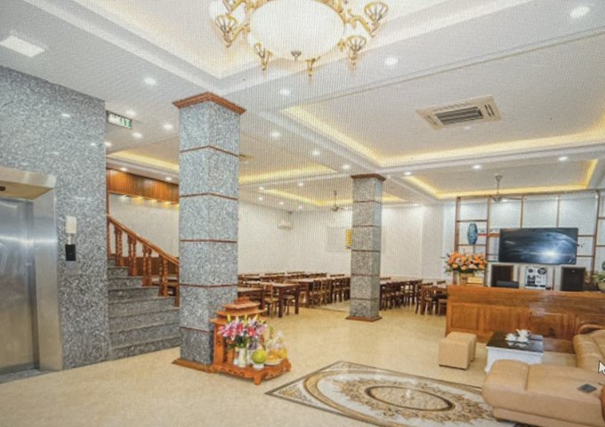 Bán khách sạn 3 sao Sầm Sơn, 800m x 7 tầng, 96 phòng kinh doanh chỉ 60 tỷ. LH:  Em Thúy 0365904086