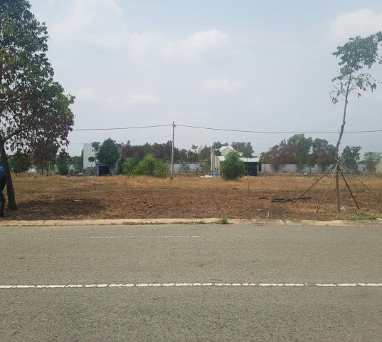 Bán đất full thổ cư 420m2(20x21) đường nhựa rộng,sát chợ, gần KCN trường học, sổ hồng riêng
