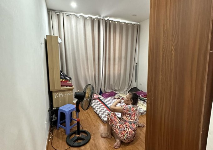 Bán căn hộ chung cư giá rẻ Đầm Nấm, phường Thượng Thanh, Long Biên, Hà Nội