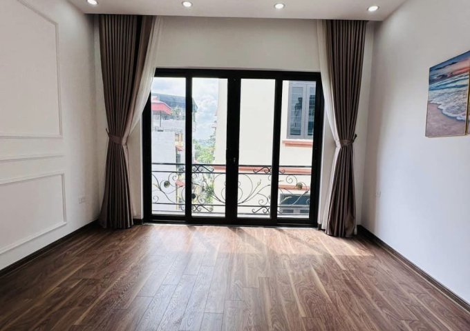 Bán Nhà ngõ 200 Vĩnh Hưng 48m2 5 tầng giá 5.55 tỷ