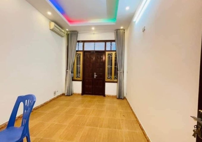 Ngõ 88 Chùa Quỳnh -Hai Bà Trưng - gần trường học, ngõ sáng . DT 42 giá 4,6 tỷ