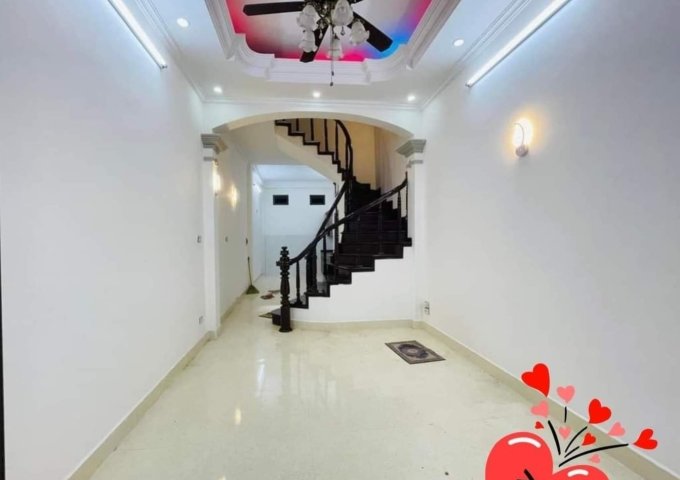 Ngõ 88 Chùa Quỳnh -Hai Bà Trưng - gần trường học, ngõ sáng . DT 42 giá 4,6 tỷ