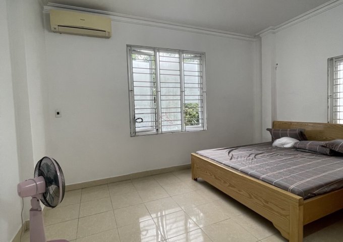 Cho thuê nhà 3 tầng gần chợ Lũng Hoa giá  5 tr tháng