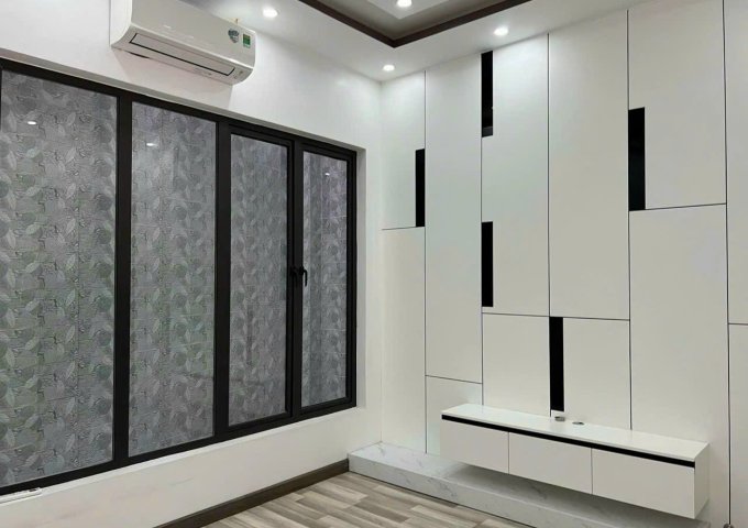 Cho thuê nhà ngay Lô 9 Lê Hồng Phong 4 tầng giá 12 tr