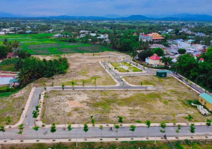 Lô đất 100m2  giá chưa tới 10tr/m2 còn được thanh toán 10 đợt không lãi suất chỉ có tại KDC Tân Hội đầu đường Thống Nhất Tp. Phan Rang